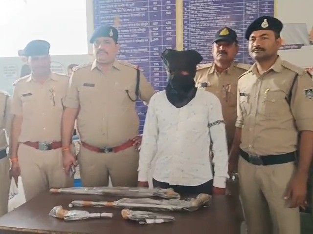 Police seized illegal weapons in a recent raid in Shivpuri, Madhya Pradesh.  The operation targeted illegal firearms and ammunition.