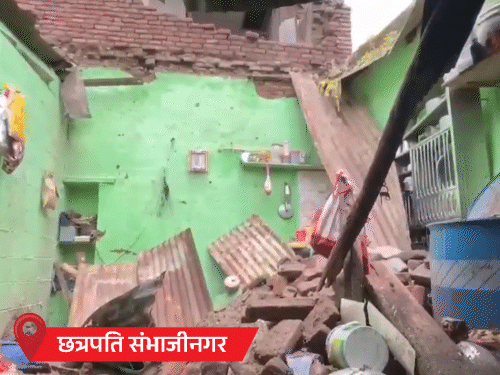 Image showing the impact of severe weather in India.  Heavy rainfall and flooding have caused 58 deaths, prompting a high alert across 28 states. #IndiaRain #WeatherEmergency