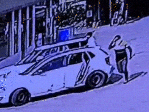 A photograph related to the recent 90 lakh robbery in Gujarat.  Police are investigating the daylight heist. Gujarat crime news.