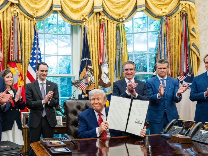 Trump ordered to increase the production of nuclear energy | ट्रम्प ने न्यूक्लियर एनर्जी का प्रोडक्शन बढ़ाने का आदेश दिया: अगले 25 साल में 300% तक बढ़ाने का लक्ष्य; बंद प्लांट्स फिर शुरू किए जाएंगे