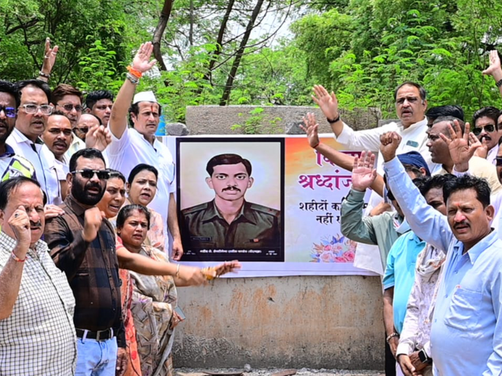 Chhattisgarh soldier martyr Rajiv Pandey memorial incomplete, Congress ...