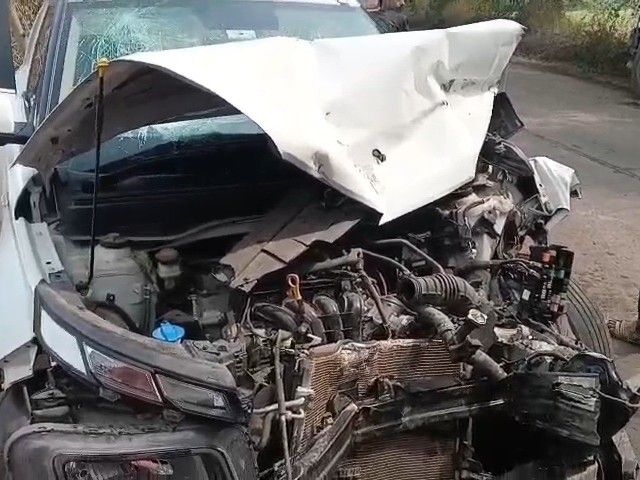 The car of the brothers returning from the wedding collided with a ...