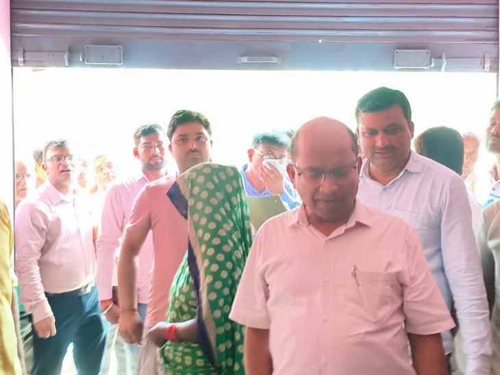 Irregularities found in ration distribution at ration shop, ration ...