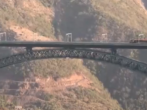 PM मोदी आज कटरा-श्रीनगर वंदेभारत का उद्घाटन करेंगे:पहली बार कश्मीर तक ट्रेन चलेगी; दुनिया का सबसे ऊंचा रेलवे आर्च ब्रिज भी चालू होगा- INA NEWS