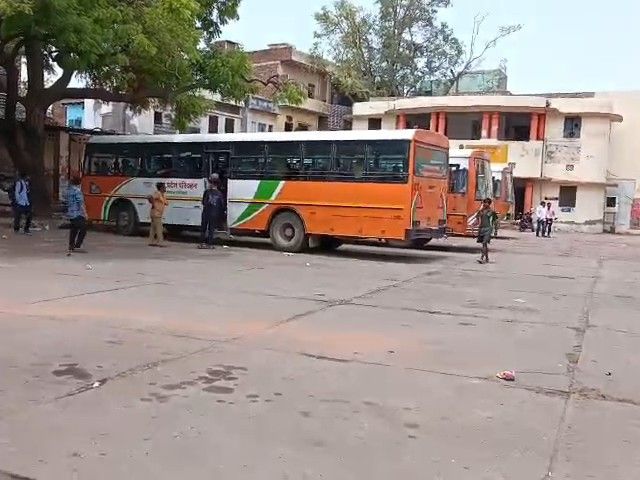 Passengers created ruckus at Mathura's old bus stand