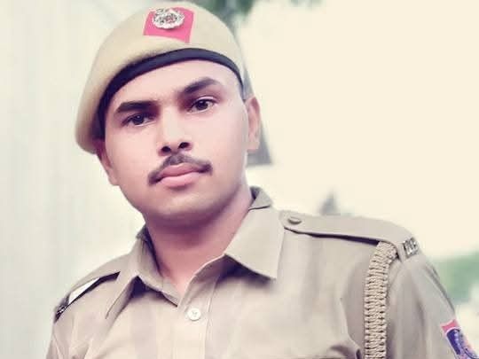 करनाल में दिल्ली पुलिस के कॉन्स्टेबल की मौत:3 घायल, कैंटर ने कार को मारी टक्कर, पिता की दवा लेने चंडीगढ़ जा रहे थे- INA NEWS