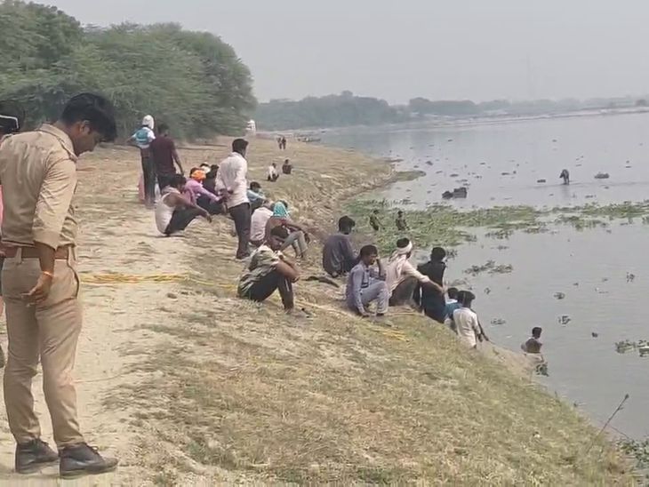 An 8-year-old boy drowned while bathing in the Ganges | गंगा में नहाते ...