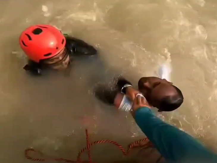A young man drowned in Ganga while taking bath in Rishikesh