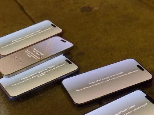 Stolen iPhones Locked & Tracked | LA Apple Store Theft 2025 | US News | अमेरिका हिंसा- चोरी हुए आईफोन चोरों को दे रहे चेतावनी: कृपया फोन वापस करें, ये ट्रैक हो रहा है; खुद लॉक हो गए फोन