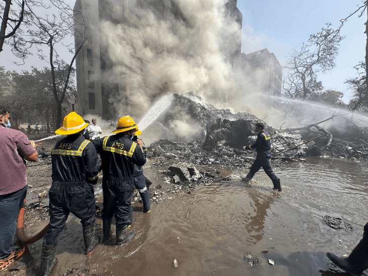 Air India Ahmedabad London Flight Crash; Keir Starmer| Ahmedabad Airport Photos | अहमदाबाद प्लेन क्रैश- 61 विदेशी यात्रियों की मौत: इनमें 53 ब्रिटिश, 7 पुर्तगाली और 1 कनाडाई; ब्रिटेन के PM बोले- हादसे के विजुअल भयानक