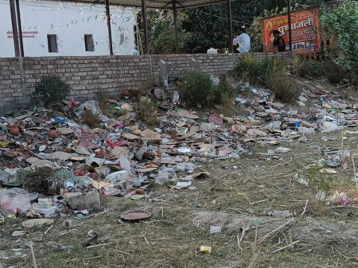 Garbage heap near the ancient Durga temple | प्राचीन दुर्गा मंदिर के ...