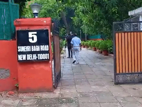 राहुल गांधी का नया पता- लुटियंस जोन का सुनहरी बाग:55वें जन्मदिन पर शिफ्ट हुए; अभी मां सोनिया के घर में रहते थे- INA NEWS