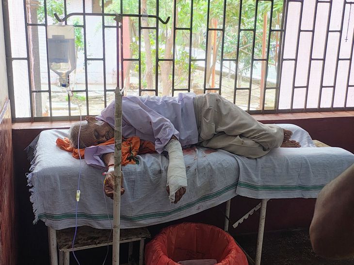 an-80-year-old-man-returning-from-the-temple-met-with-a-bike-accident