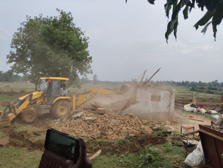 Bulldozers were used to remove encroachment in the forest, two houses ...
