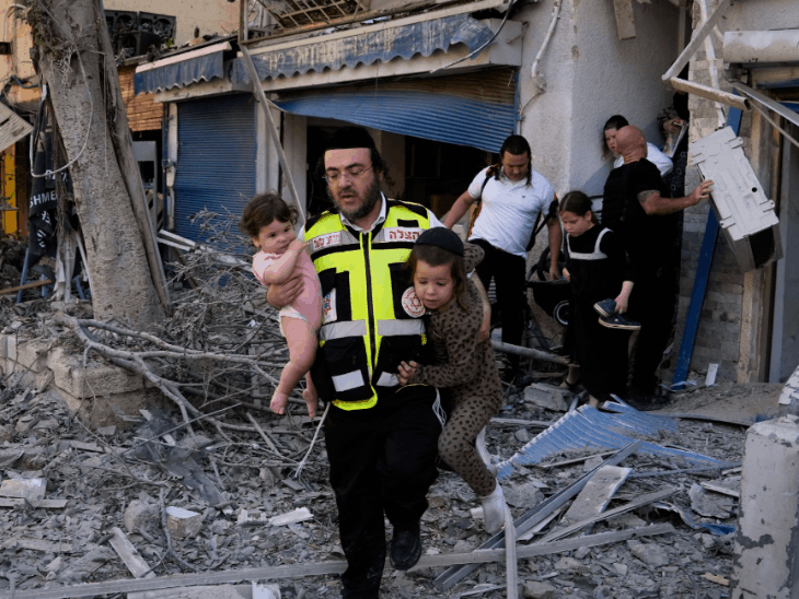 Today is the 10th day of the ongoing Israel-Iran conflict, see PHOTO | ईरानी हमले से ईजराइल में तबाही की 15 PHOTO: तेल अवीव में मलबे में बदलीं इमारतें, बच्चों को रेस्क्यू किया; हाइफा में कई मकान जमींदोज