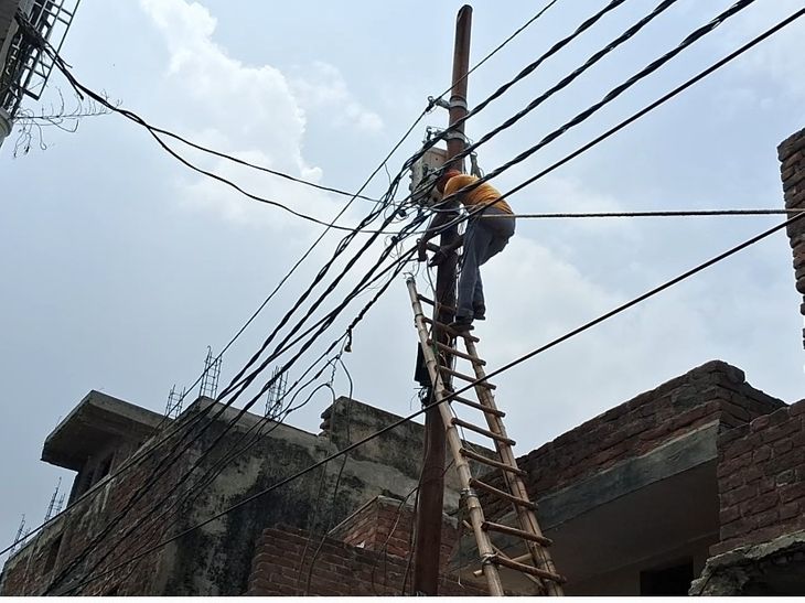 Fire in electric wires in Bilsi