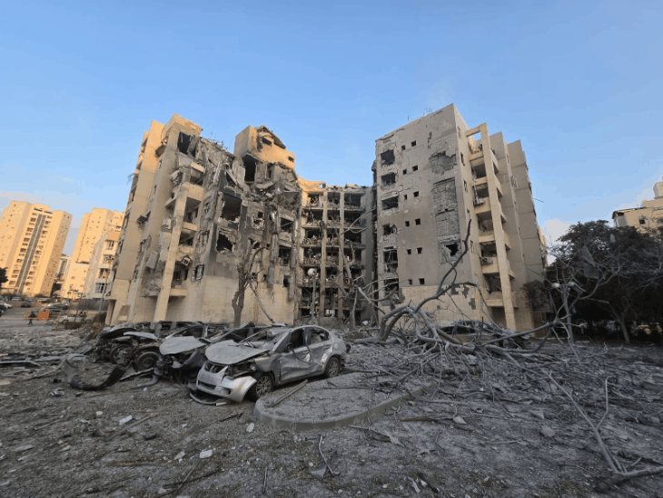 Iran-Israel ceasefire; Qatar’s Emir mediates | ईरान-इजराइल सीजफायर; कतर के अमीर ने मध्यस्थता की: ईरान को मनाया, ट्रम्प ने आभार जताया कहा- दुनिया को बधाई, अब शांति का समय है