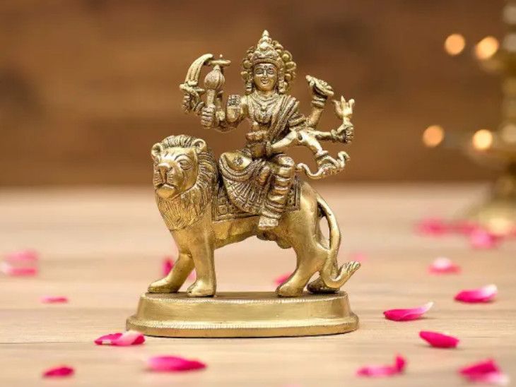 HeadlinesNow पर पढ़ें धर्म - आषाढ़ गुप्त नवरात्रि: पूरे नौ दिनों का धार्मिक अनुष्ठान आरंभ Navratri Festivities Begin Today Nine Days