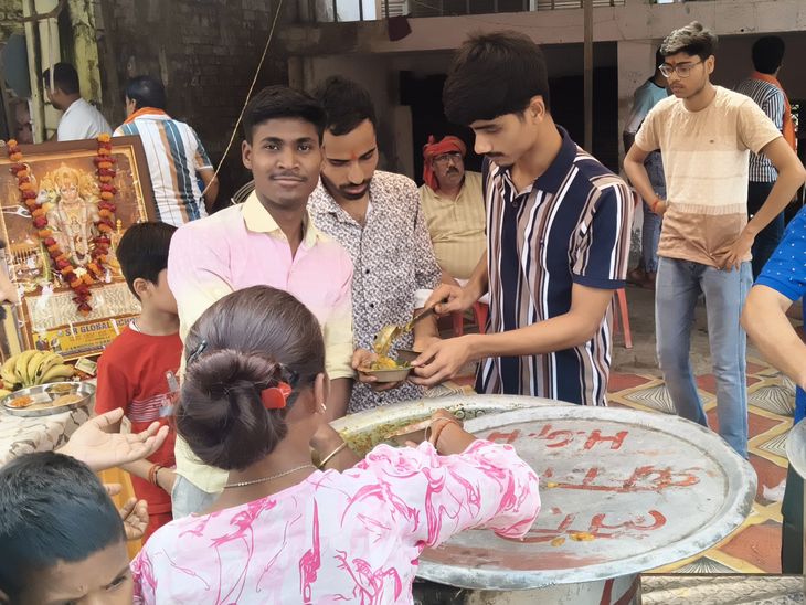 Retired police personnel organized Sundarkand Paath in Ranapur | रनापुर ...