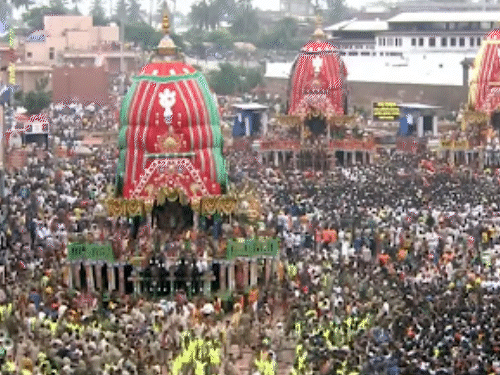 Rath Yatra will start in Puri at 10 am On Friday. all three chariots did not move even 200 meters, and will reach Gundicha temple by this evening | जगन्नाथपुरी रथ यात्रा- भीड़ और गर्मी से 600 लोग बीमार: पहले दिन तीनों रथ 200 मीटर भी नहीं बढ़ पाए; सुबह 10 बजे दोबारा शुरू होगी यात्रा