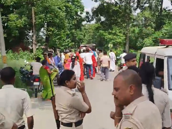 FIR को झूठा बताते हुए श्रीनगर थाने का घेराव:  लोग बोले- थाना अध्यक्ष को सस्पेंड किया जाए, नहीं तो 1 जुलाई से भूख हड़ताल करेंगे – Purnia News