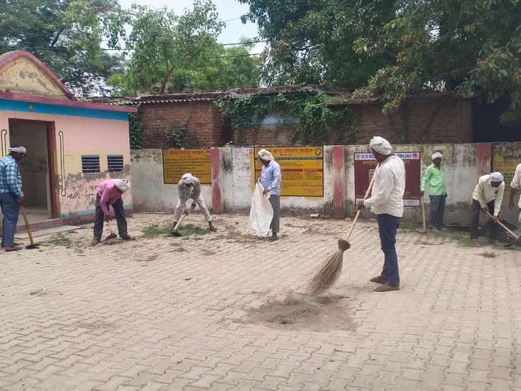 The clogged drains in Ranipur block premises were cleaned