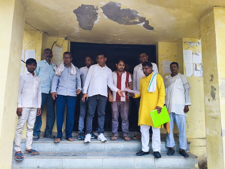 People submitted a memorandum to the SDM demanding action against the ...