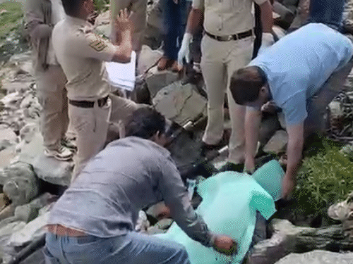 Alto Car fell accident Manali Raninalla Rohtang Kullu Four people death