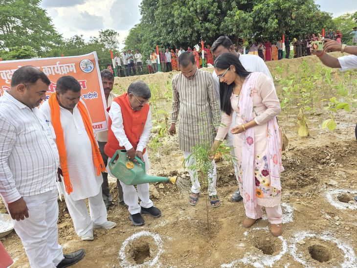 The MLA inaugurated the Garg Rishi Vatika,