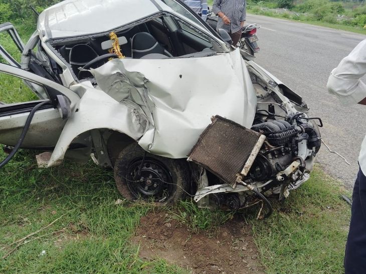 High speed car collided with neem tree in Desuri