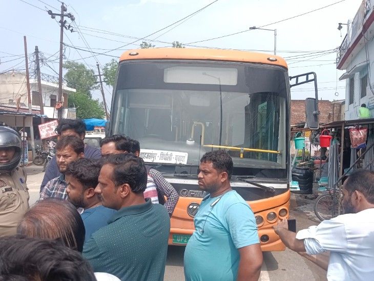Electric bus ran away after hitting the bike
