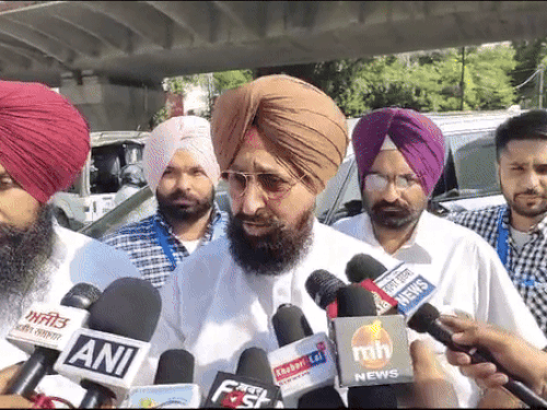 पंजाब सीएम और केजरीवाल के खिलाफ शिकायत:कांग्रेस नेता बाजवा ने वीडियो से छेड़छाड़ के आरोप लगाए, पुलिस को सौंपी पेन ड्राइव- INA NEWS