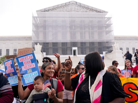 Federal court blocks Trump’s birthright citizenship order | ट्रम्प के जन्मजात नागरिकता खत्म करने के आदेश पर रोक: फेडरल कोर्ट बोला- सिटिजनशिप संवैधानिक अधिकार; सरकार को अपील के लिए 7 दिनों का वक्त