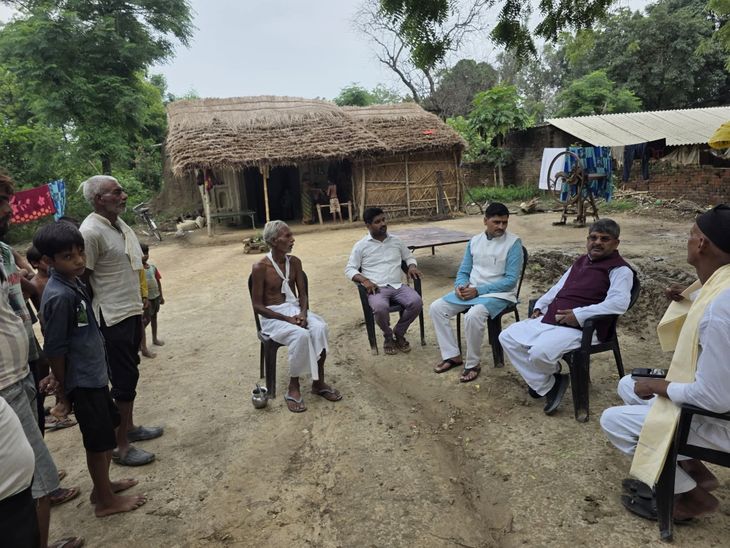 The MLA met the deceased family in Rudauli