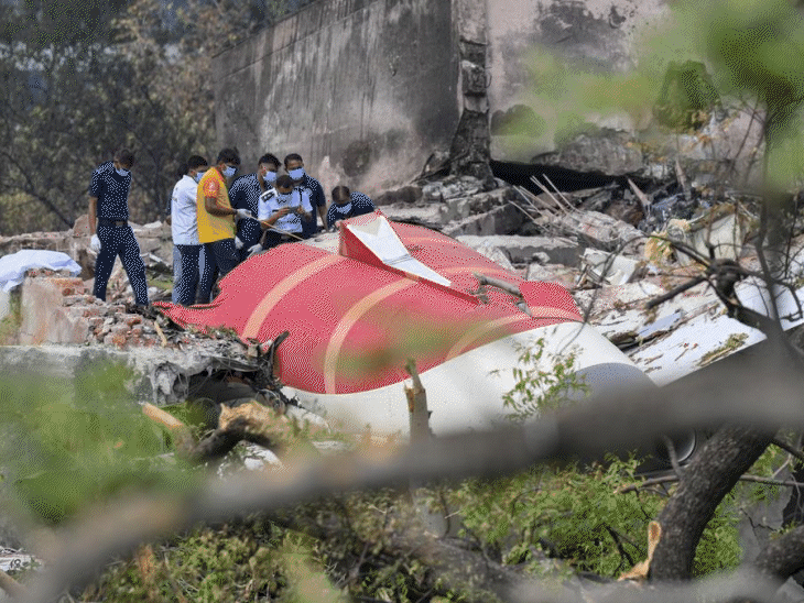 Ahmedabad Plane Crash Report Controversy; Air India | Dreamliner | बोइंग ने कहा- विमानों के फ्यूल स्विच लॉक्स एकदम सेफ: यह अहमदाबाद-लंदन फ्लाइट में टेकऑफ के तुरंत बाद बंद हो गए थे
