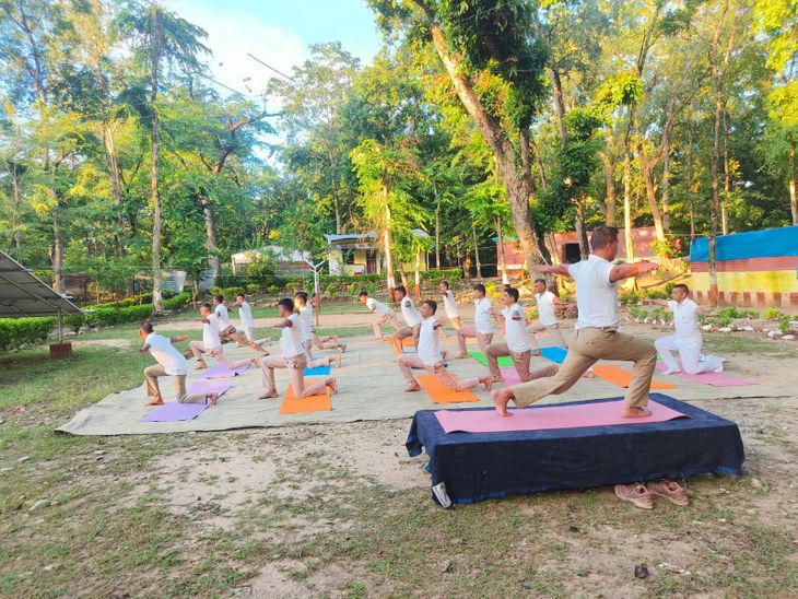 Yoga in the 62nd Battalion of the Border Security Force in Bhinga