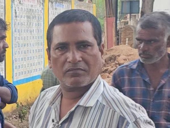 खैरागढ़ में शराब के नशे में स्कूल पहुंचा हेडमास्टर:  सरपंच पति की शिकायत पर हुई गिरफ्तारी; DEO बोले- जांच के बाद होगी कार्रवाई – Khairagarh News