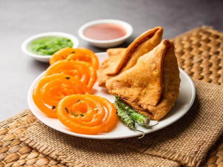 Samosas Jalebi Health Warning Fake News Alert; PIB | Ministry