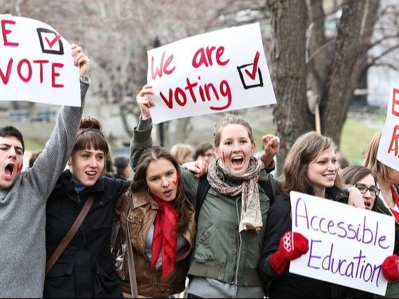 UK Elections Voting Age Update | Kair Starmer Government | ब्रिटेन में 16 साल की उम्र में वोट दे सकेंगे: चुनावी सिस्टम में 56 साल बाद बदलाव, विदेशी दखल रोकने के लिए नियम बदले