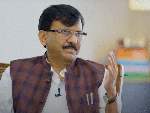 Uddhav Thackeray Interview; Eknath Shinde Shiv Sena | EC | उद्धव बोले- ठाकरे ब्रांड नहीं, महाराष्ट्र-हिंदू अस्मिता की पहचान: कहा- शिंदे गुट इसकी चोरी कर रहा; चुनाव आयोग पत्थर है
