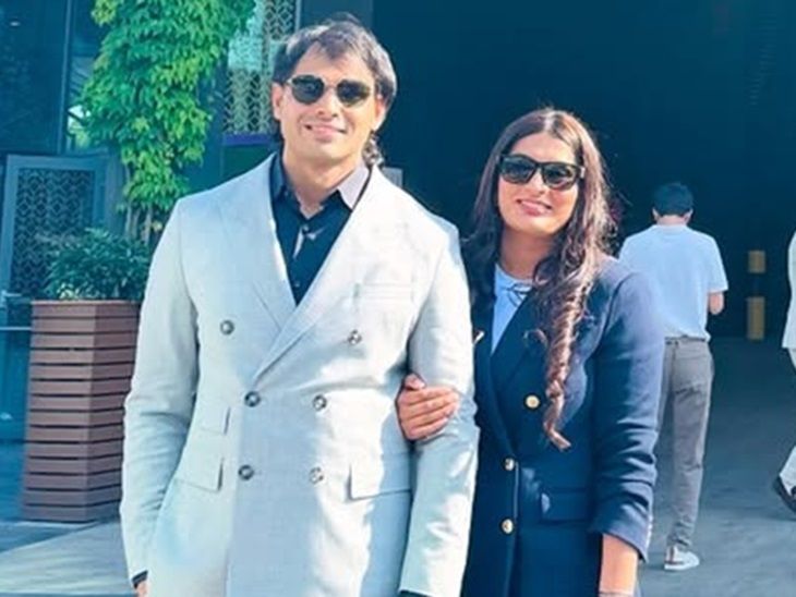 Neeraj Chopra Wife Himani Mor Photos Gallery Update; Haryana News | नीरज चोपड़ा शादी के बाद पहली बार पत्नी संग दिखे: तस्वीरें शेयर कीं, 13 घंटे में 2.60 लाख लाइक्स; 6 महीने पहले हुई थी मैरिज – Panipat News