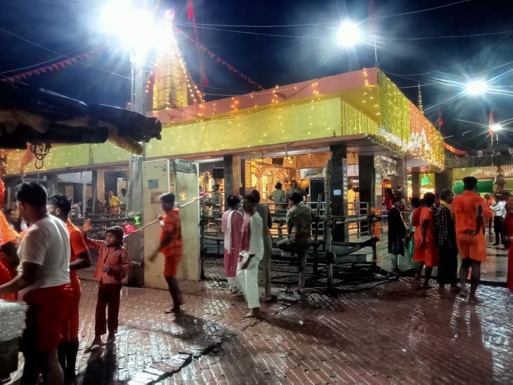 On the second Monday of Sawan, devotees gathered at Shivdwar Dham