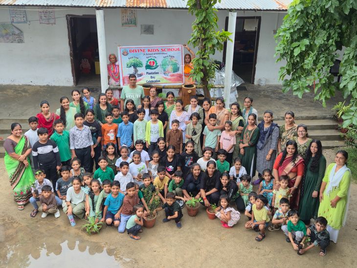 Students took a pledge to plant saplings and take care of them ...