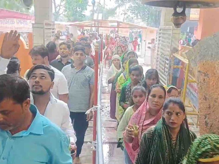 Devotees thronged Shiva temples on the second Monday