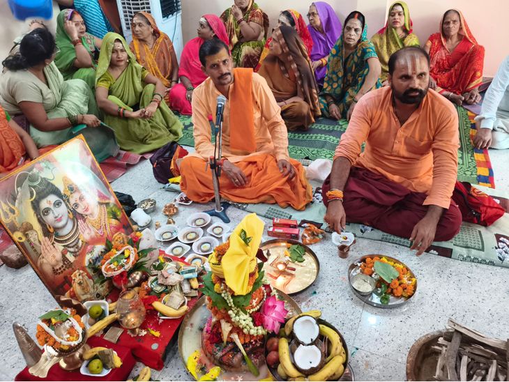 Crowds gathered in Shiva temples on the second Monday of Sawan | सावन ...