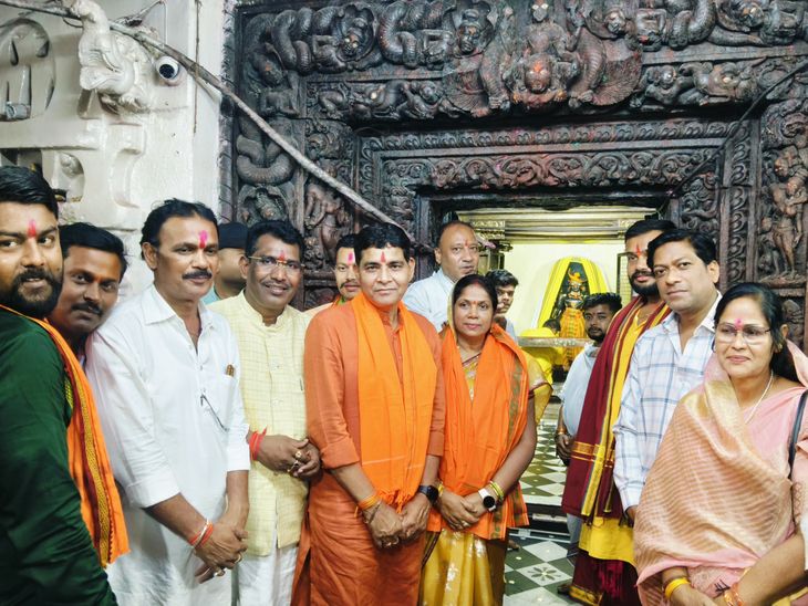 Revenue minister along with his wife reached Rajim and visited ...