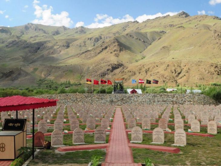 Army program in Drass on Kargil Vijay Diwas | कारगिल विजय दिवस पर द्रास में सेना का कार्यक्रम: दो दिनों तक चलेगा; 3 केंद्रीय मंत्री आज द्रास युद्ध स्मारक पर शहीदों को श्रद्धांजलि देंगे