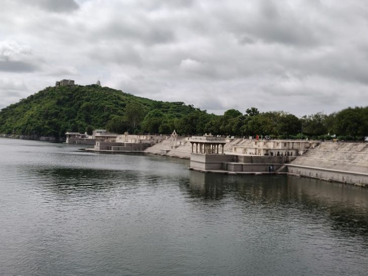 One and a quarter inch water came in Rajsamand lake in 24 hours