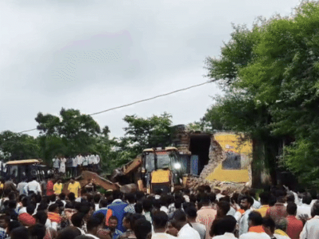 Rajasthan School Building Collapse Tragedy Video Update | Jhalawar News | राजस्थान के झालावाड़ में स्कूल बिल्डिंग गिरी,6 बच्चों की मौत: 29 मासूम गंभीर घायल; PM ने हादसे पर जताया दुख, CM हादसा स्थल जाएंगे – akrela News