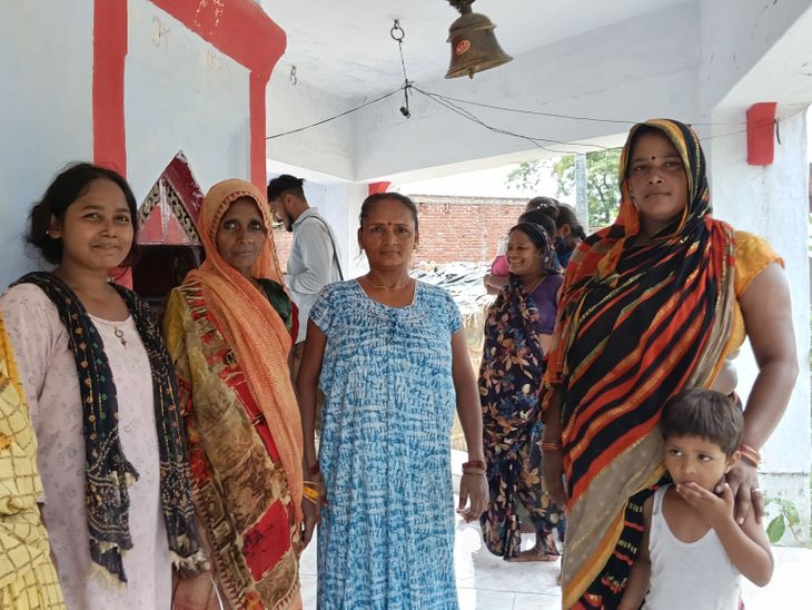 A unique tradition is followed in Kukha Rampur